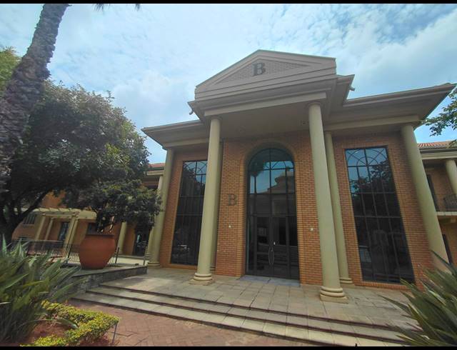4,789M² OFFICE FOR SALE IN BRYANSTON